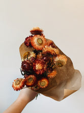 Load image into Gallery viewer, Dried Bunch of Strawflowers